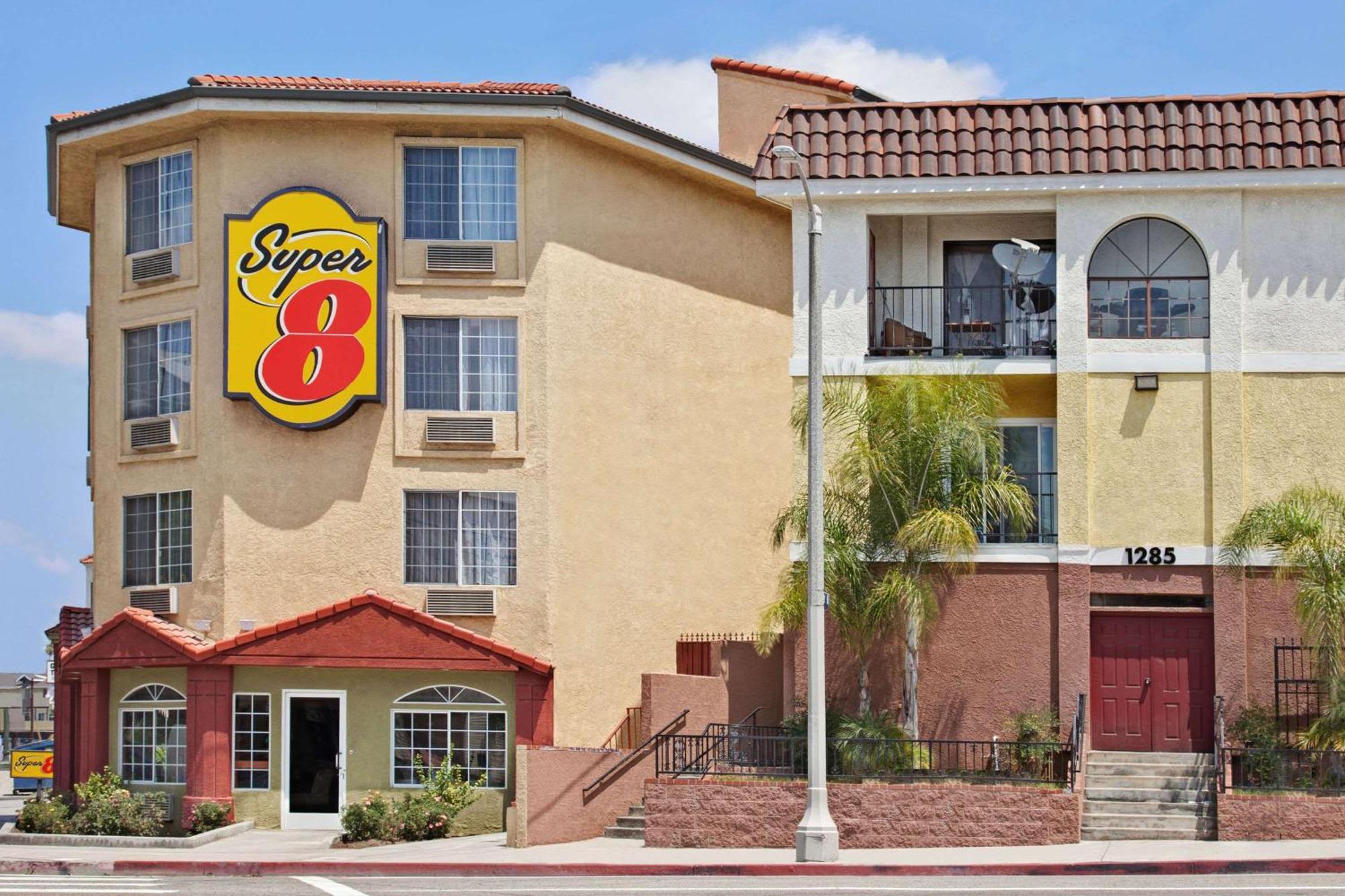 Super 8 By Wyndham Los Angeles Downtown, Los Angeles